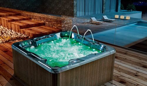 bể sục Jacuzzi được sử dụng nhiều trong khách sạn, resort